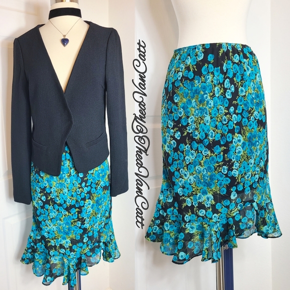 Betsey Johnson Dresses & Skirts - 90s Betsey Johnson New York blue rose Bouquets print floral sexy midi skirt y2k!